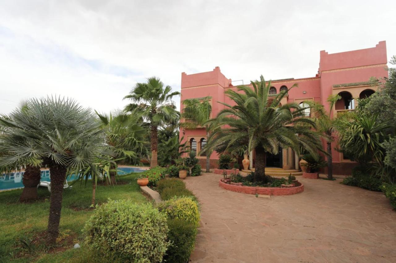 Equi Palace&SPA Near Aeroport Berrechid Exterior foto